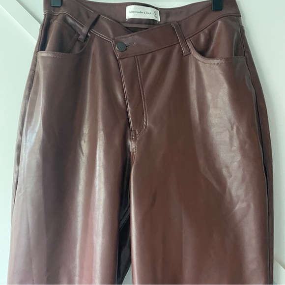 Abercrombie & Fitch Crisscross Waistband Brown Vegan Leather Straight Pants - 27 - Picture 7 of 12